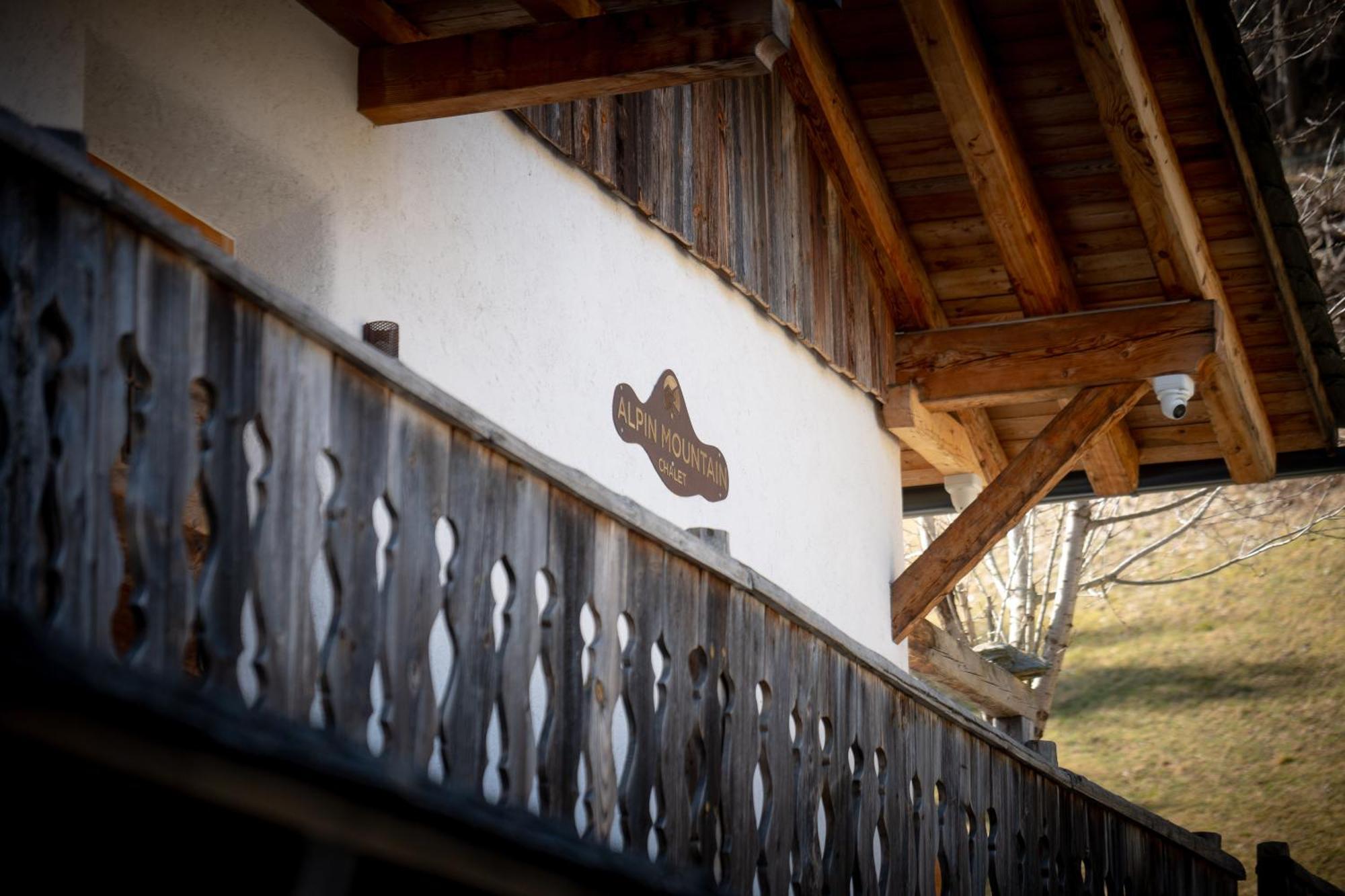 Alpine Mountain Chalet Сан-Віджиліо-ді-Мареббе Екстер'єр фото
