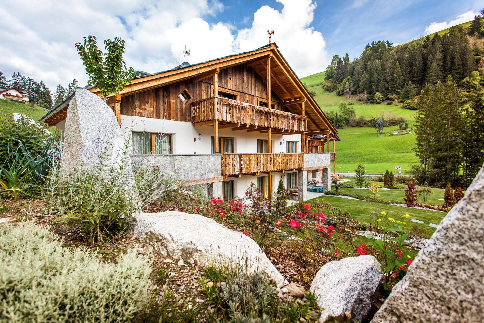 Alpine Mountain Chalet Сан-Віджиліо-ді-Мареббе Екстер'єр фото